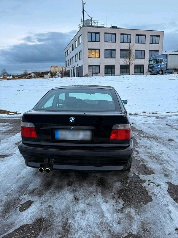 Gebraucht BMW 316 Compact 101 PS (74 kW) 1994 Schwarz Kleinwagen