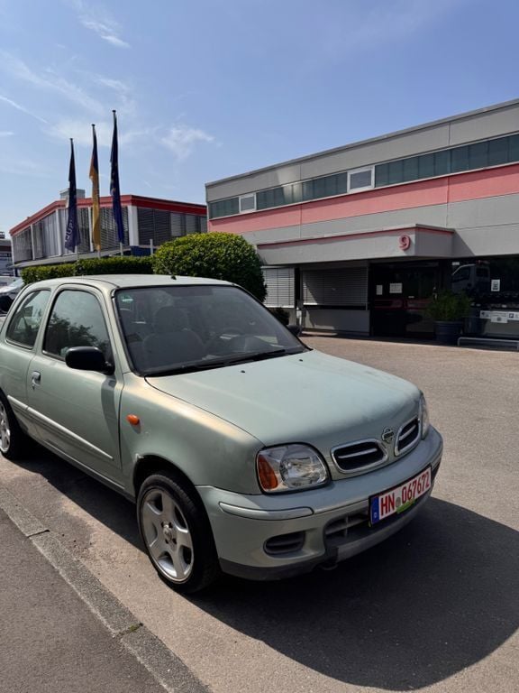 Grün Gebraucht 2002 Nissan Micra Comfort Kleinwagen | 1.200 € (Fairer Preis) - Bild 1/4