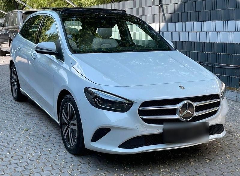 Gebraucht Mercedes B220 190 PS (139 kW) 2020 Weiß Van / Kleinbus
