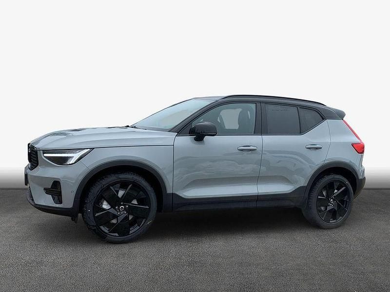 Neu Volvo XC40 Plus 197 PS (144 kW) 2026 Weiß SUV