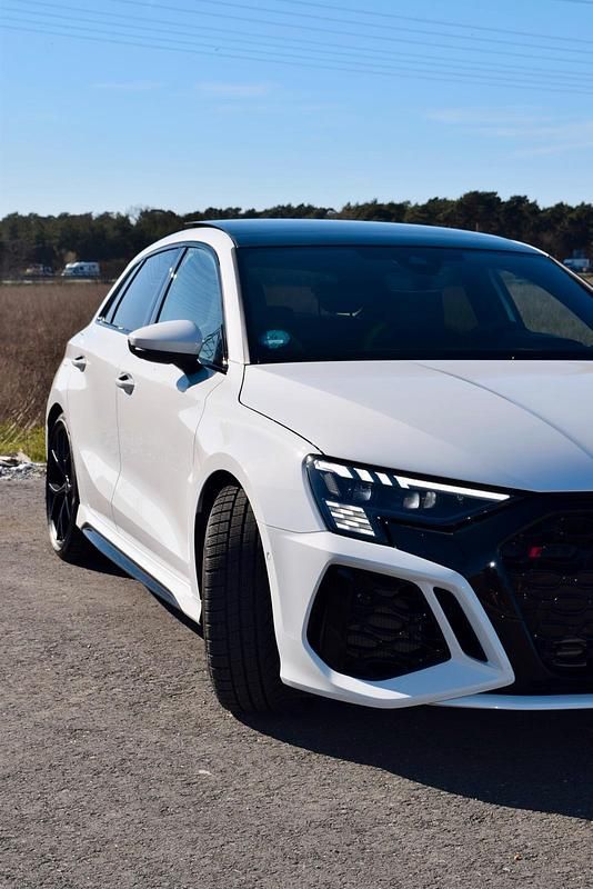 Second-hand Audi RS3 400 CP (294 kW) 2024 Alb Berlinǎ