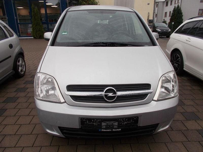Silber Gebraucht 2004 Opel Meriva Enjoy Van / Kleinbus | 2.690 € (Etwas zu teuer) - Bild 1/4