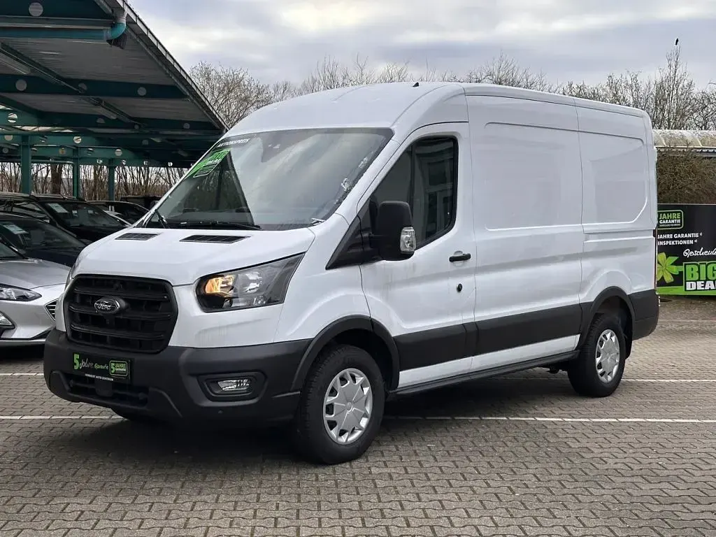 Gebraucht Ford Transit Trend 131 PS (96 kW) 2023 Frostweiß Van