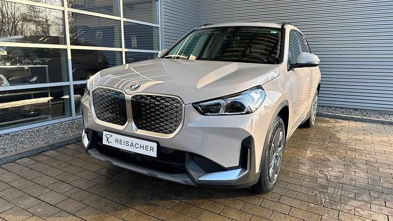 Neu 2026 BMW iX1 Shadowline SUV | 40.490 € (Superpreis) - Bild 1/4