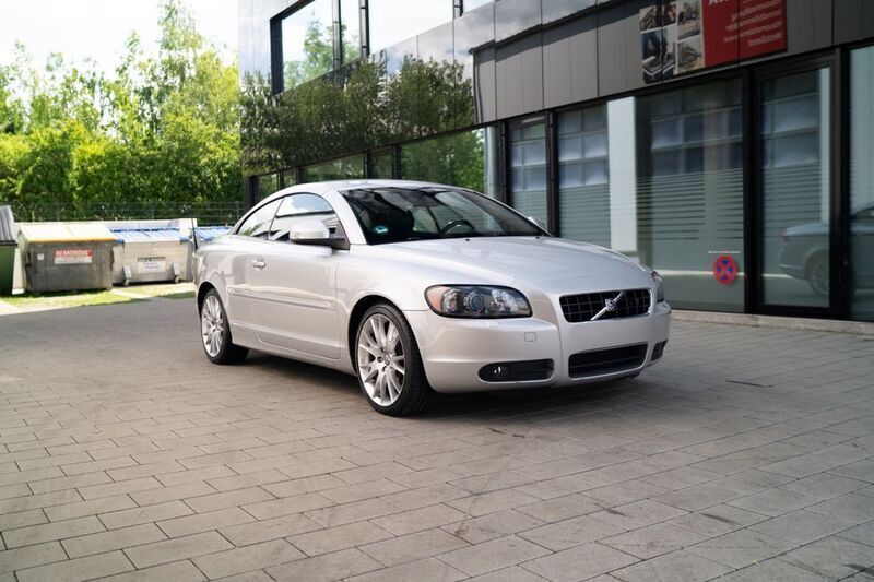 Silber Gebraucht 2009 Volvo C70 Momentum Cabrio | 10.400 € (Fairer Preis) - Bild 1/4