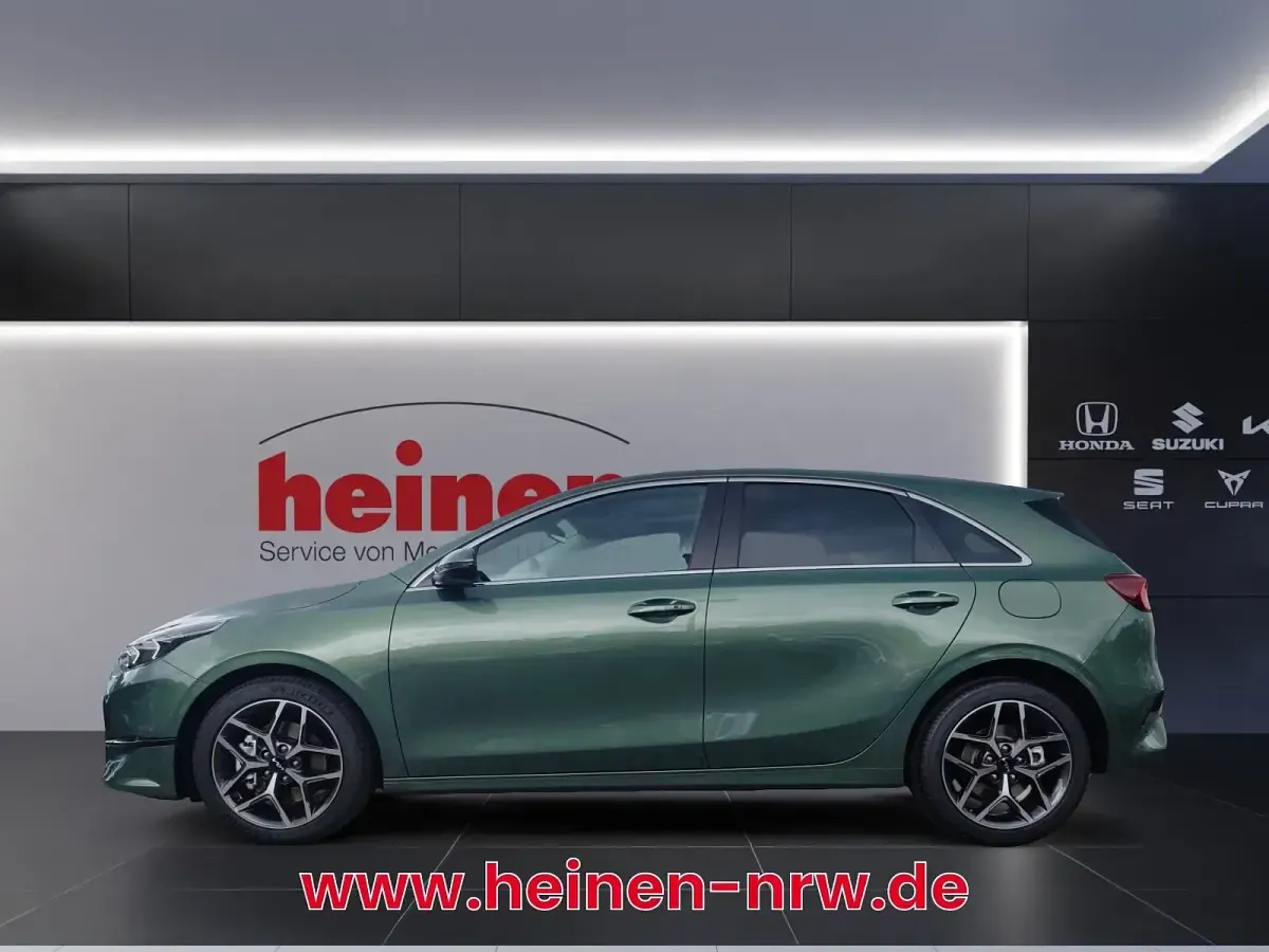 Usata Kia Ceed Platinum Edition 140 CV (102 kW) 2025 Verde Utilitaria