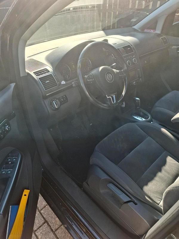 Gebraucht VW Touran Highline 77 PS (56 kW) 2012 Schwarz Van / Kleinbus