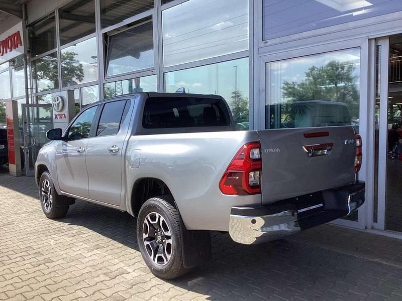 Neu Toyota HiLux Executive 204 PS (150 kW) 2025 Lichtsilber metallic Pickup