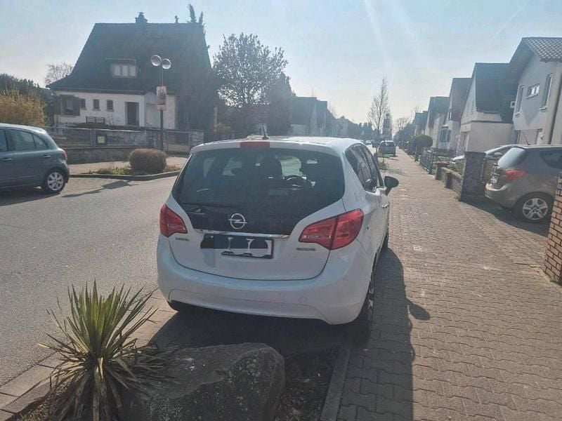 Używany Opel Meriva 110 KM (80 kW) 2012 Biały Minivan