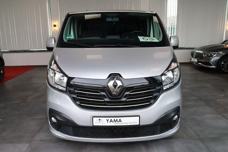 Gebraucht Renault Trafic Expression 145 PS (106 kW) 2016 Silber Van / Kleinbus