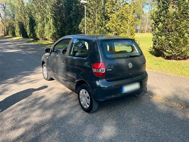 Second-hand VW Fox 55 CP (40 kW) 2004 Gri Hatchback