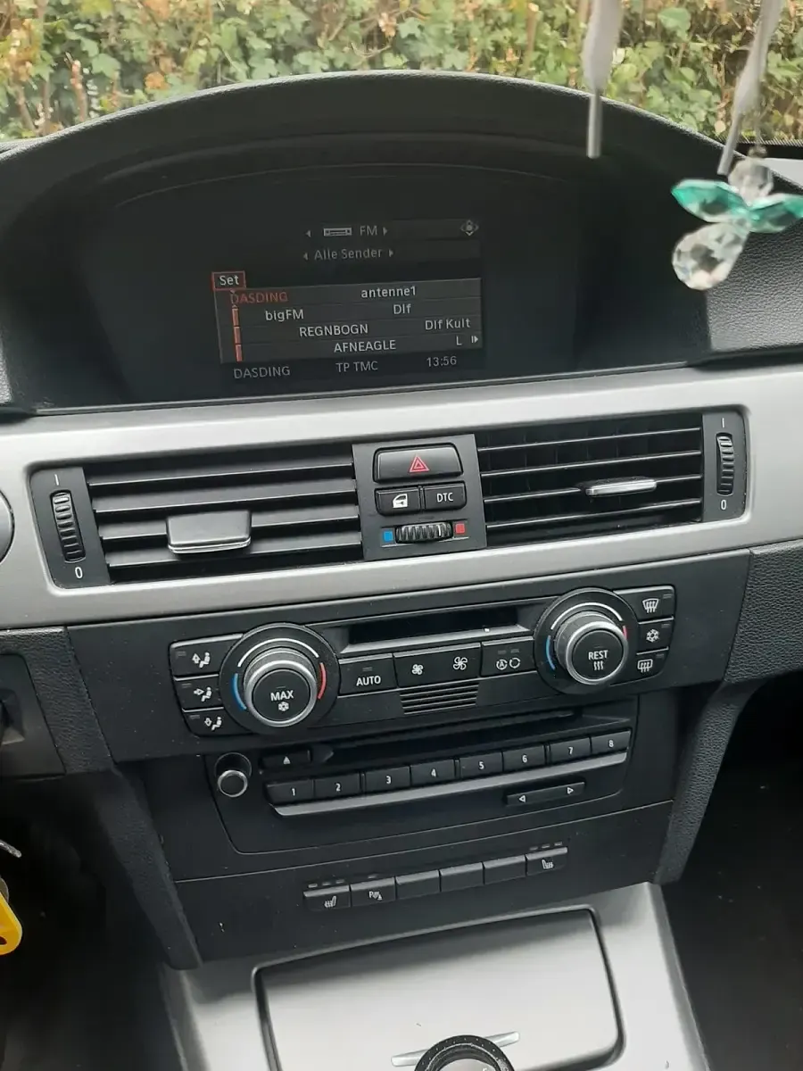 Gebraucht BMW 320 150 PS (110 kW) 2007 Schwarz Kombi