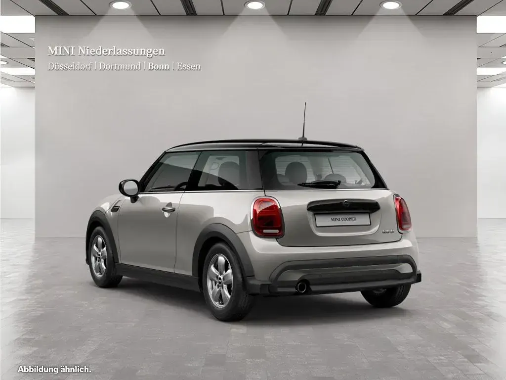 Używany Mini Cooper 136 KM (100 kW) 2023 Szary Hatchback