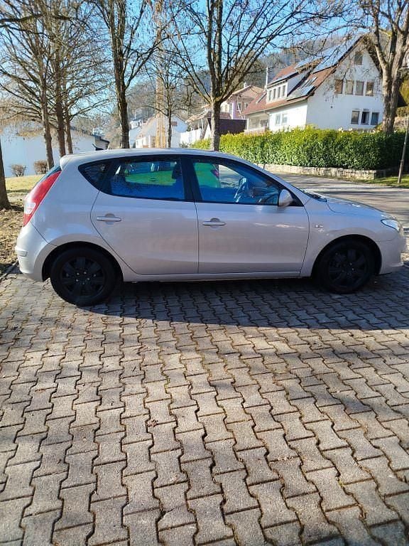 Gebraucht Hyundai i30 116 PS (85 kW) 2010 Grau Limousine