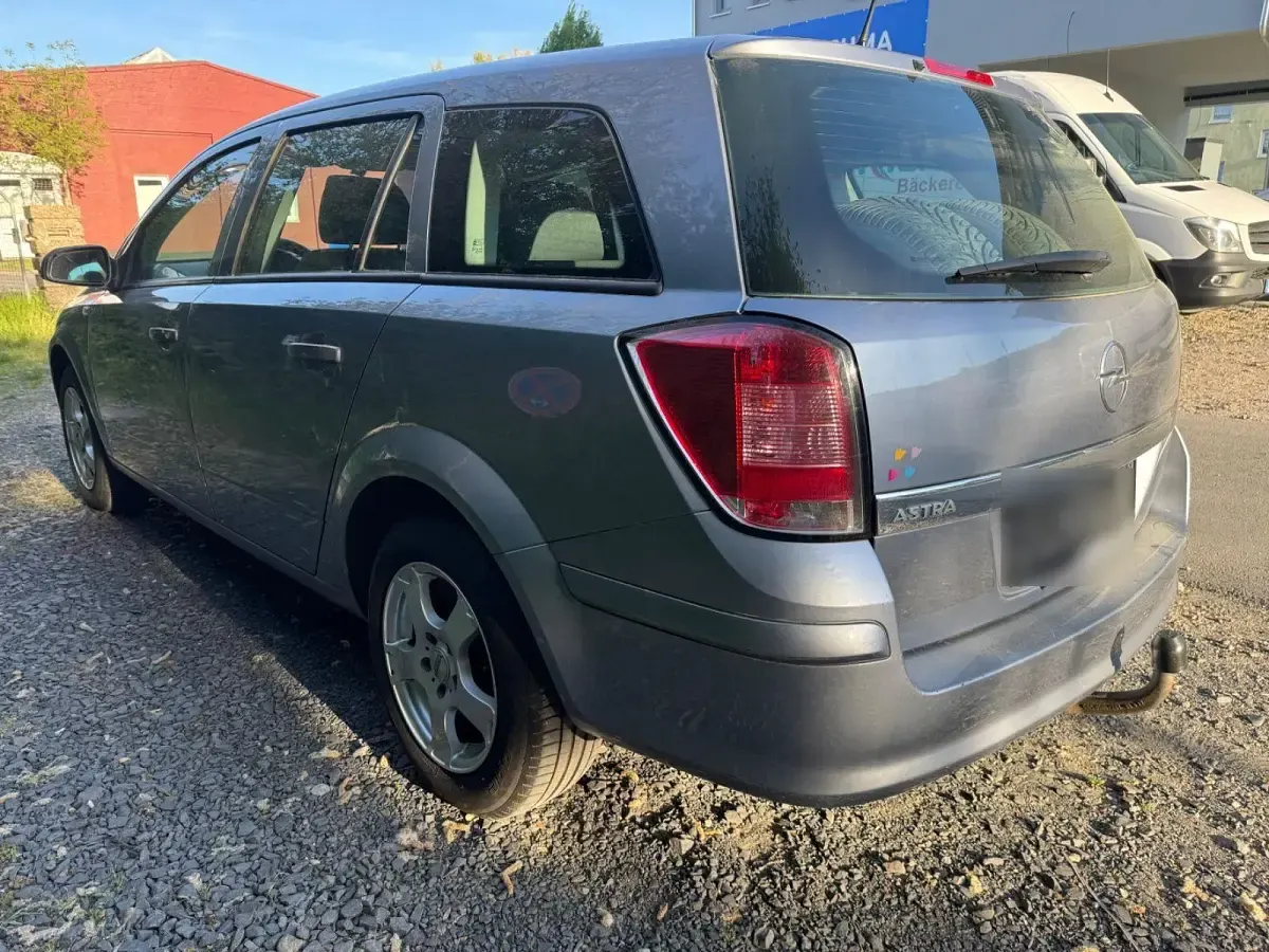 Używany Opel Astra 116 KM (85 kW) 2009 Kombi