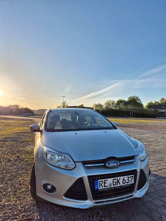 Usata Ford Focus 105 CV (77 kW) 2011 Argento Berlina