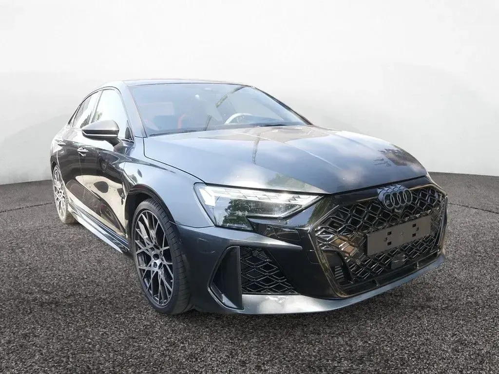Gebraucht Audi RS3 Ambiente 400 PS (294 kW) 2024 Daytonagrau perleffekt Limousine
