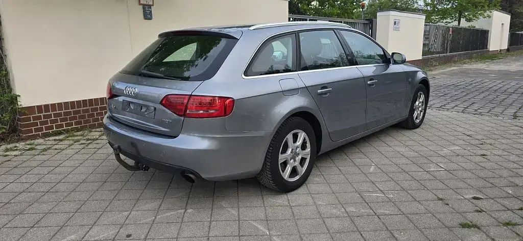 Second-hand Audi A4 Ambiente 179 CP (131 kW) 2010 Gri Break