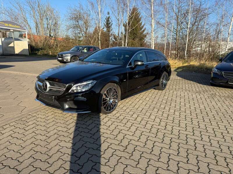 Obsidianschwarz metalliclack Gebraucht 2018 Mercedes CLS350 Edition Kombi | 22.999 € - Bild 1/4