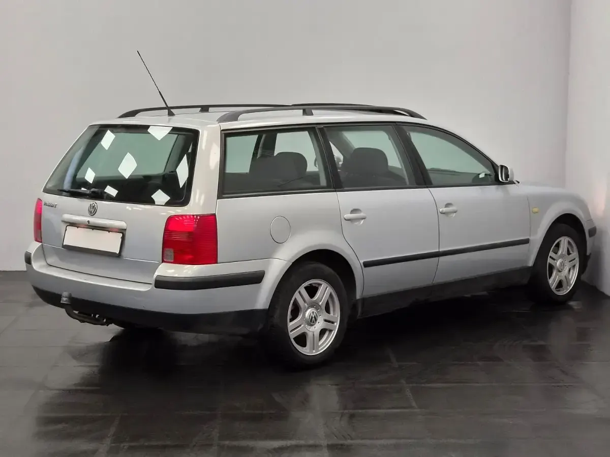 Gebraucht VW Passat 101 PS (74 kW) 1998 Silber Kombi