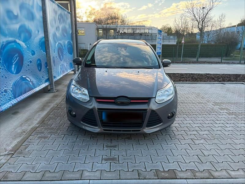 Gebraucht Ford Focus 140 PS (102 kW) 2011 Kombi
