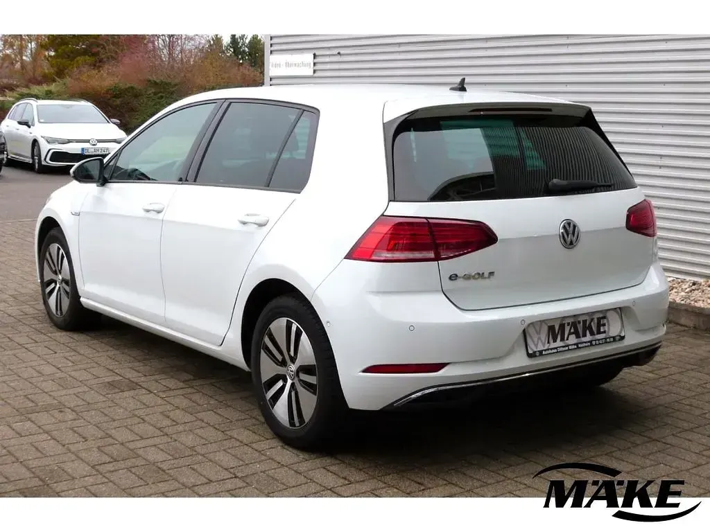 Gebraucht VW e-Golf 100 kW (136 PS) 2019 Weiß Kleinwagen