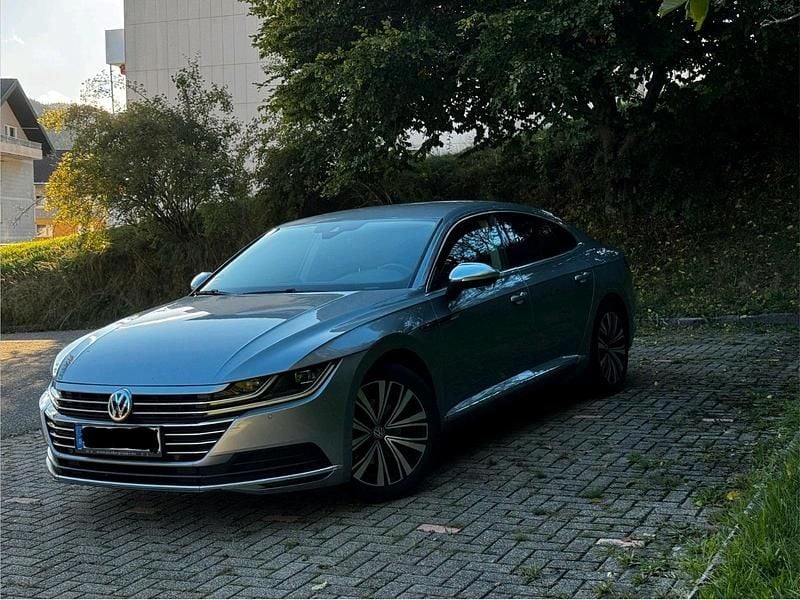 Grau Gebraucht 2017 VW Arteon Elegance Limousine | 18.799 € (Superpreis) - Bild 1/4