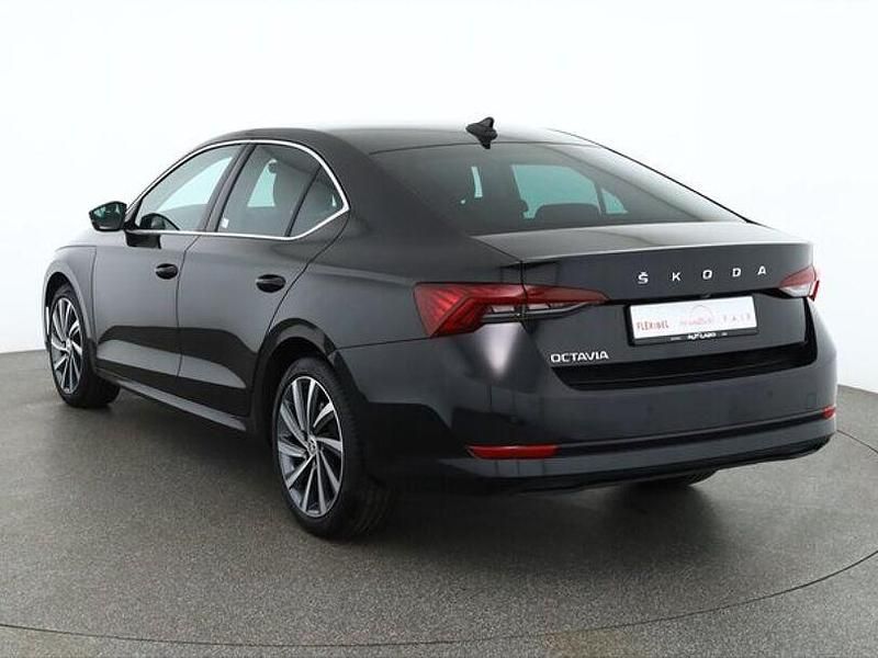 Second-hand Skoda Octavia Style 150 CP (110 kW) 2020 Negru Berlinǎ