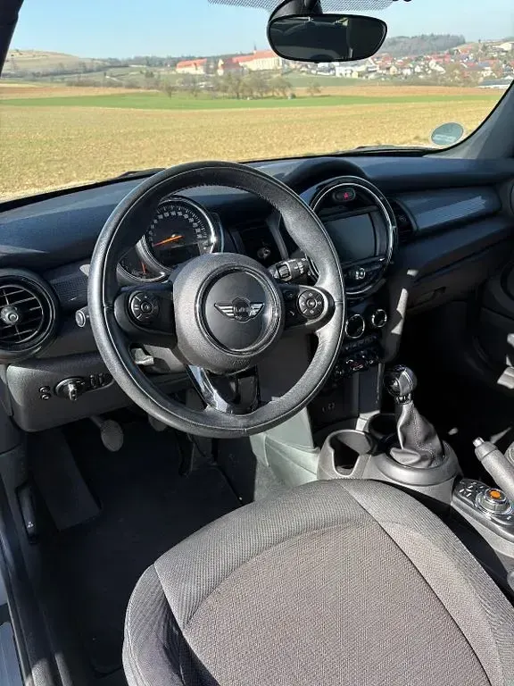 Używany Mini Cooper Pepper 136 KM (100 kW) 2018 Szary Hatchback