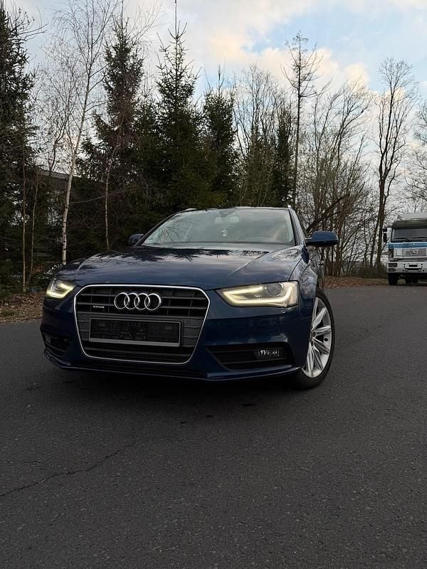 Gebraucht Audi A4 245 PS (180 kW) 2013 Blau Kombi