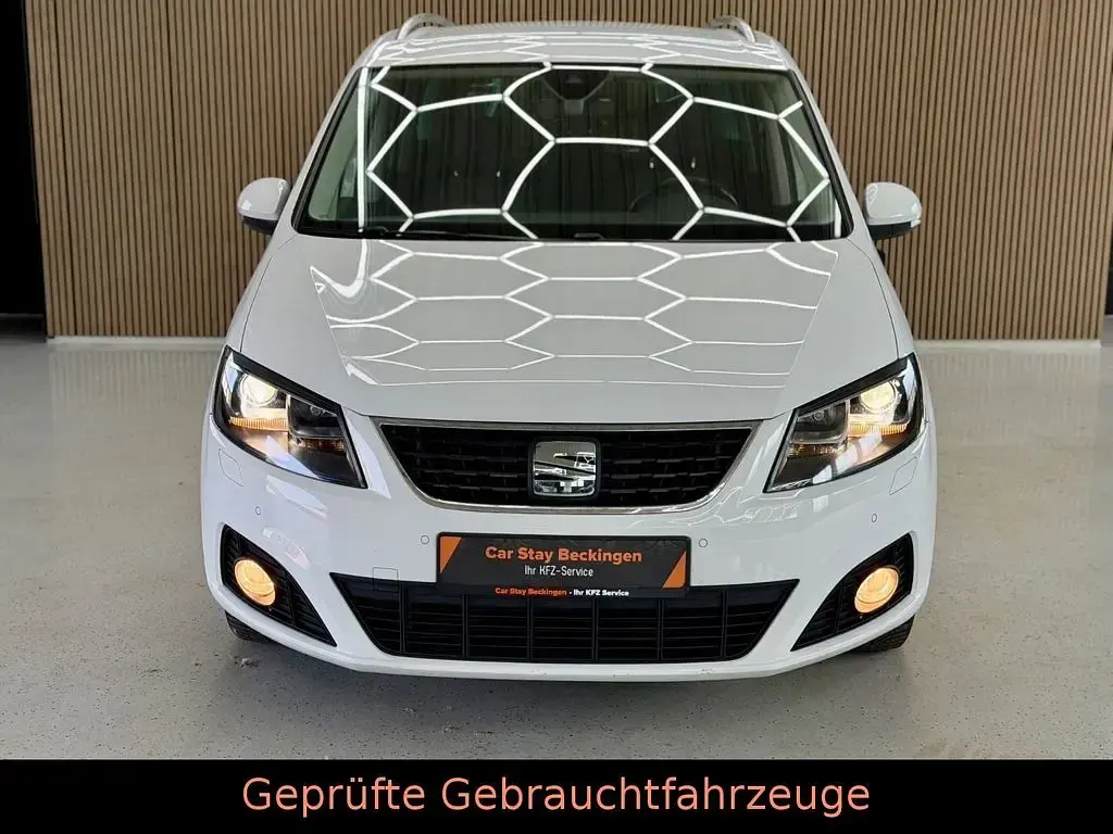 Gebraucht Seat Alhambra XCELLENCE 150 PS (110 kW) 2021 Weiß Van / Kleinbus