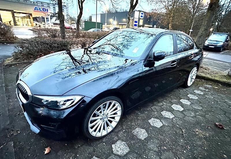 Gebraucht BMW 330e 184 PS (135 kW) 2019 Schwarz Limousine
