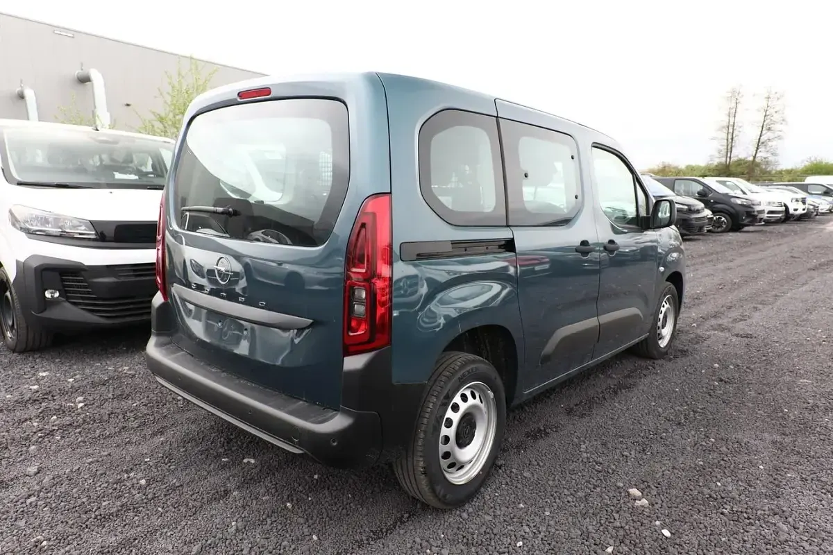 Neu Opel Combo Edition 102 PS (75 kW) 2025 Kiama blau metallic Van / Kleinbus