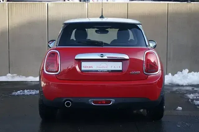 Używany Mini Cooper 136 KM (100 kW) 2018 Czerwony Hatchback