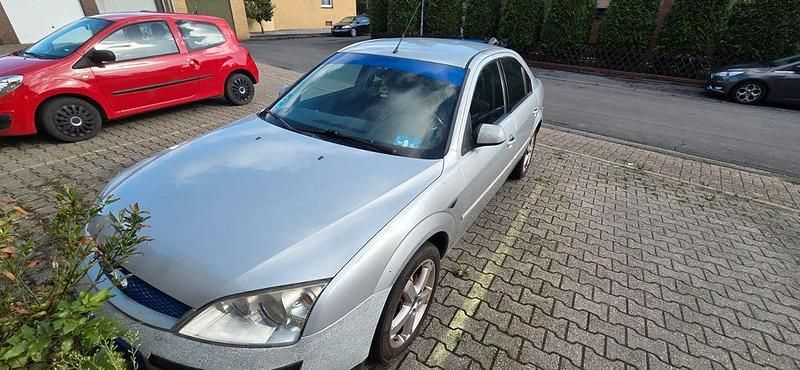 Silber Gebraucht 2001 Ford Mondeo Ambiente Limousine | 650 € (Superpreis) - Bild 1/4