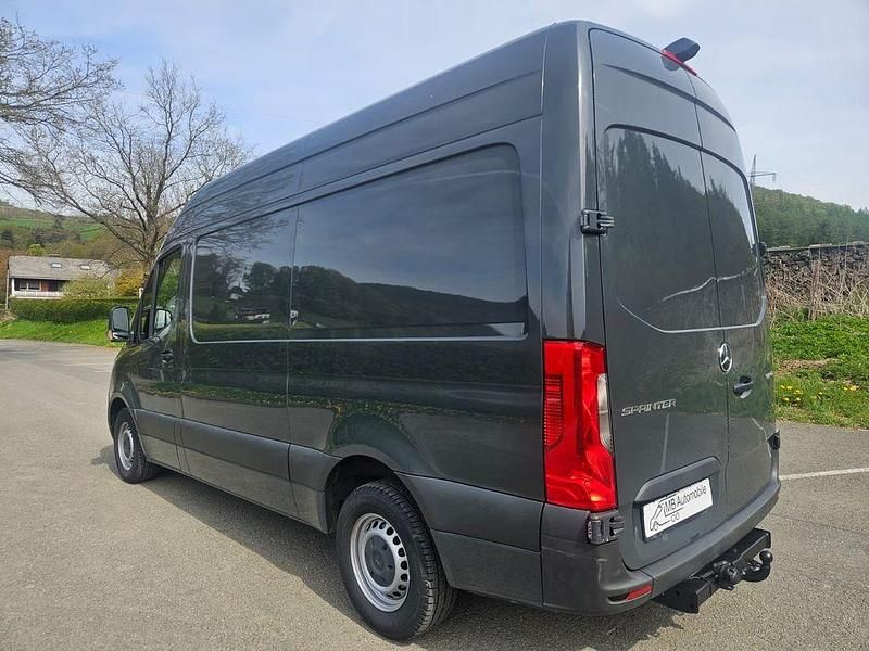 Gebraucht Mercedes Sprinter 163 PS (119 kW) 2019 Grau Van