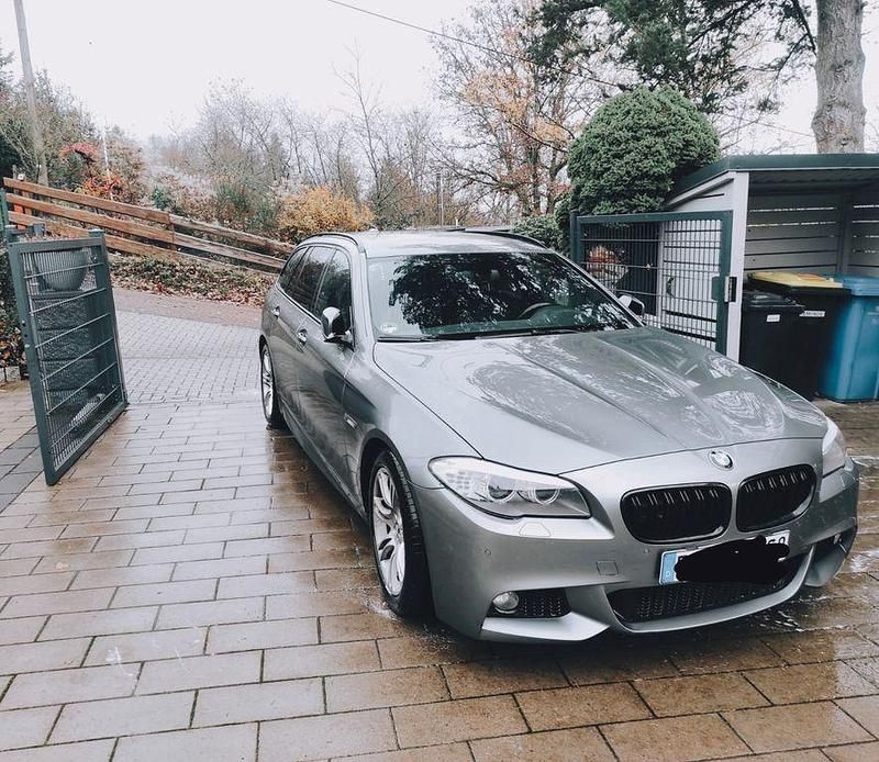 Grau Gebraucht 2013 BMW 520 M Sport Kombi | 10.500 € (Fairer Preis) - Bild 1/4