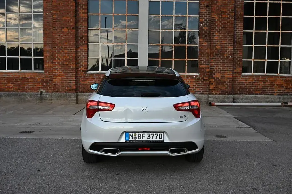 Gebraucht DS Automobiles DS5 179 PS (131 kW) 2016 Weiß Kleinwagen