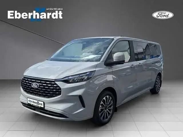 Magneticgrau (metallic) Neu 2025 Ford Tourneo Custom Titanium X Van / Kleinbus | 57.990 € (Fairer Preis) - Bild 1/4