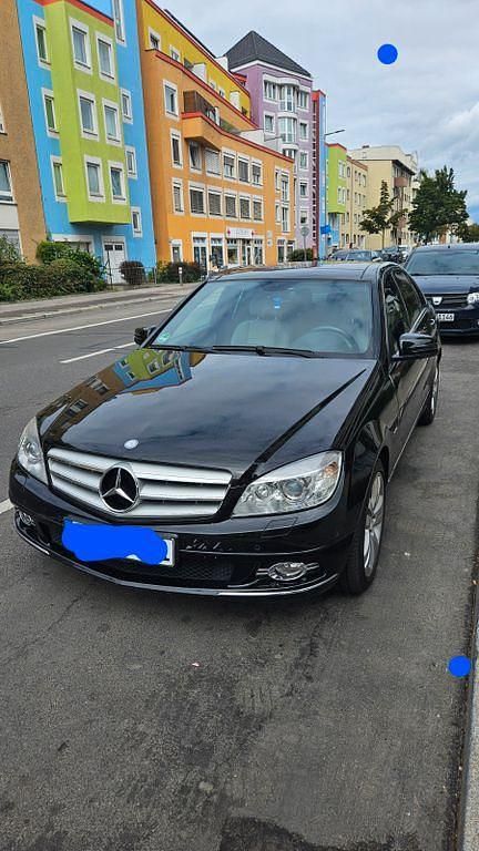 Schwarz Gebraucht 2009 Mercedes C350 Avantgarde Limousine | 8.000 € (Guter Preis) - Bild 1/4