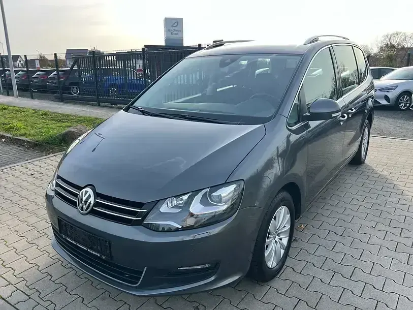 Gebraucht VW Sharan Comfortline 177 PS (130 kW) 2020 Indiumgrau Van / Kleinbus