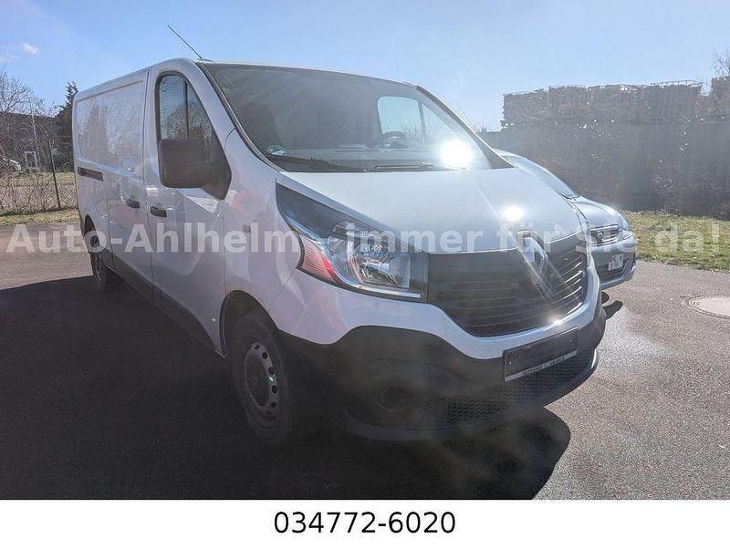 Gebraucht Renault Trafic Komfort 120 PS (88 kW) 2018 Weiß Van / Kleinbus