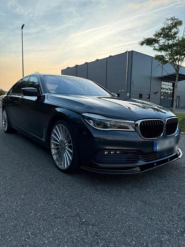 Grau Gebraucht 2017 BMW 730 M Performance Limousine | 29.500 € (Fairer Preis) - Bild 1/4