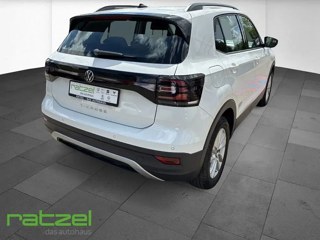Gebraucht VW T-Cross Life 110 PS (80 kW) 2023 Weiß SUV