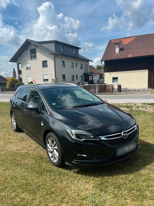 Gebraucht Opel Astra 102 PS (75 kW) 2019 Schwarz Kombi