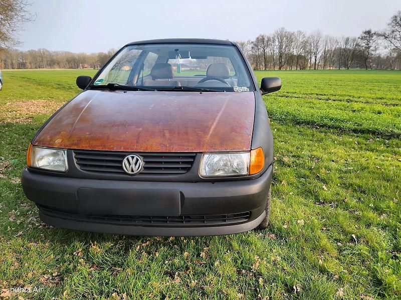 Gebraucht VW Polo 50 PS (36 kW) 1998 Schwarz Kleinwagen