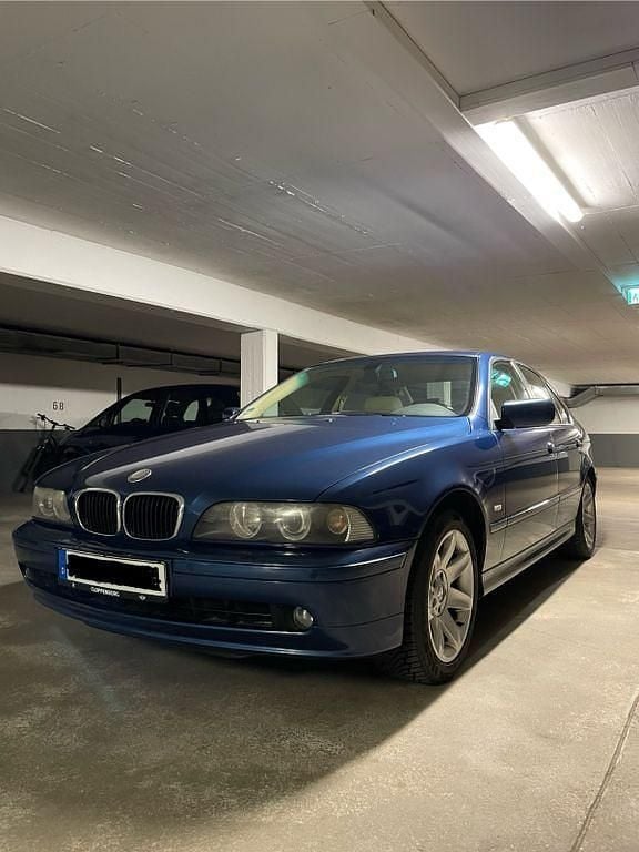 Blau Gebraucht 2001 BMW 525 Limousine | 8.000 € - Bild 1/4