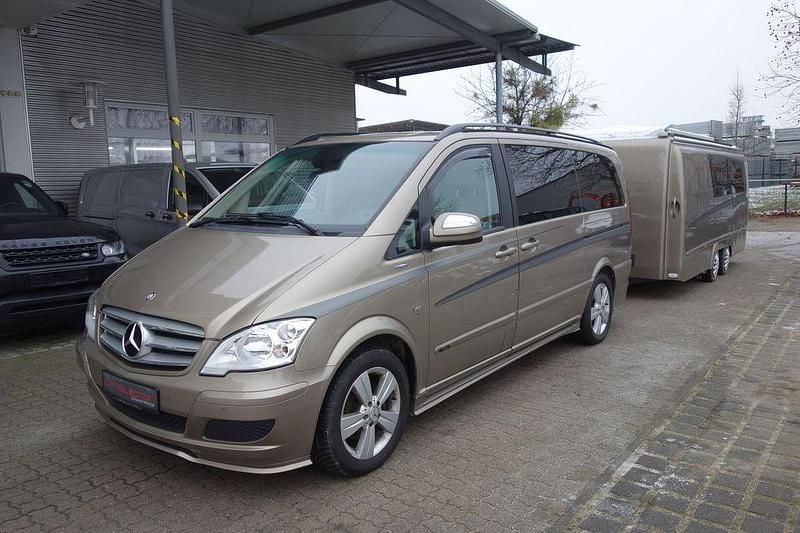 Sanidinbeige Gebraucht 2012 Mercedes Viano Van / Kleinbus | 39.800 € - Bild 1/4