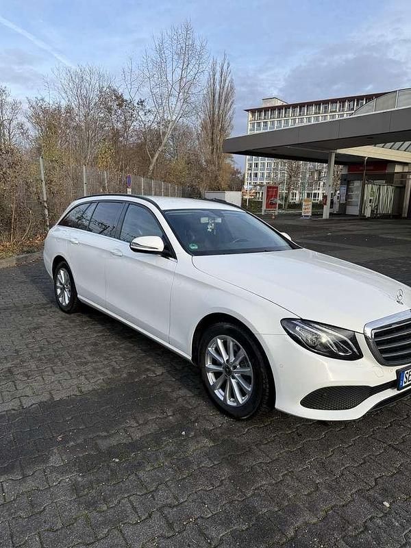 Gebraucht Mercedes E200 150 PS (110 kW) 2019 Weiß Kombi