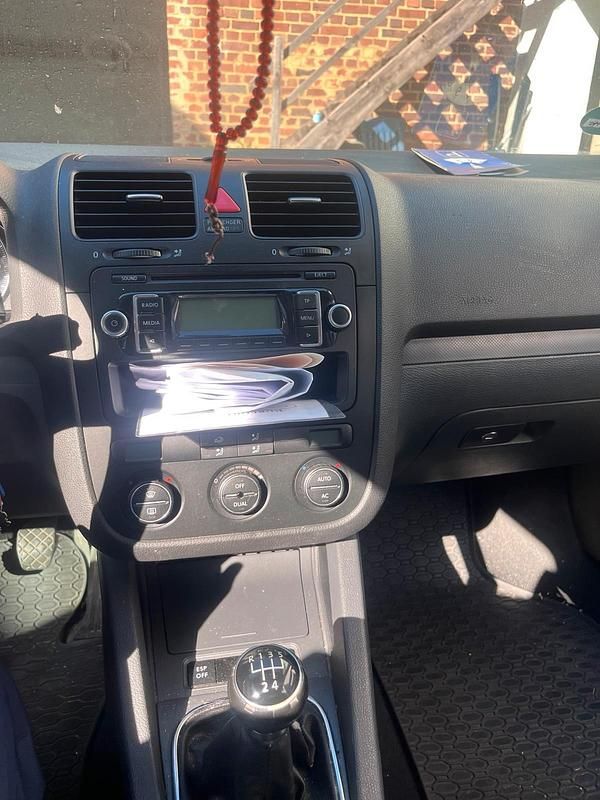Schwarz Gebraucht 2008 VW Golf V Kleinwagen | 1.400 € - Bild 1/4